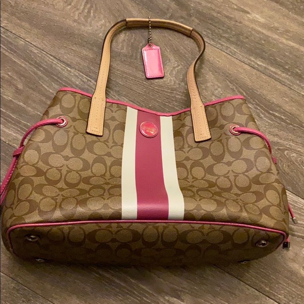 Excellent condition Coach purse!